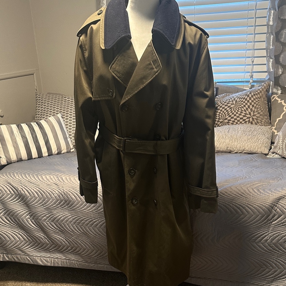 Bill Blass Dark Olive Trench Coat with Dark Navy Collar